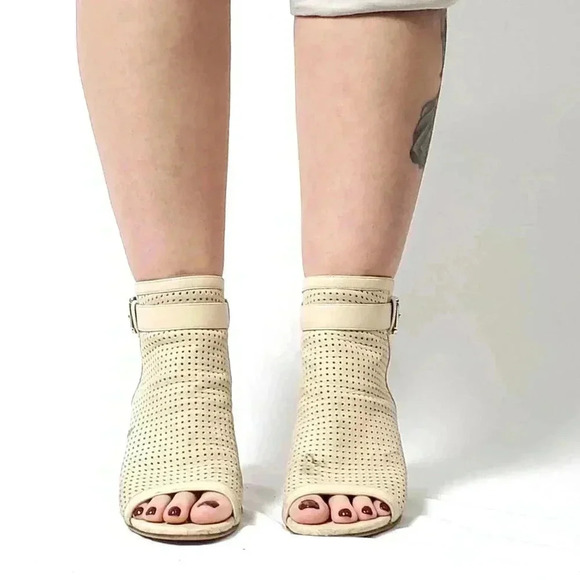 Sam Edelman | Emmie Ivory Peep Toe Sandal Booties - 7.5 - Picture 3 of 8